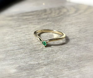 Emerald "V" Ring, 14K Gold, Size 7, Chevron Ring, Contour Band, 14k Gold Stacking Ring - MiShelli