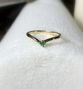 Emerald "V" Ring, 14K Gold, Size 7, Chevron Ring, Contour Band, 14k Gold Stacking Ring - MiShelli